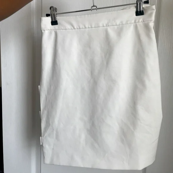 WHITE & GOLD CUT OUT MESHKI MINI SKIRT - Picture 3 of 3